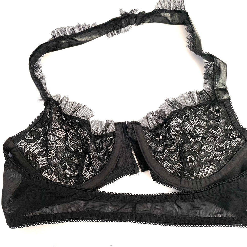 Vintage Frederick’s of Hollywood Halter Lace Bra